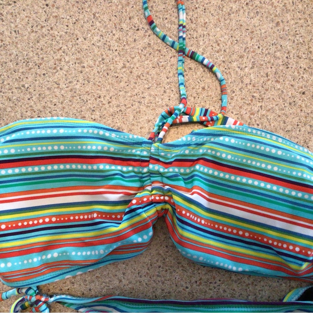 Bikini - Picture 5 of 8